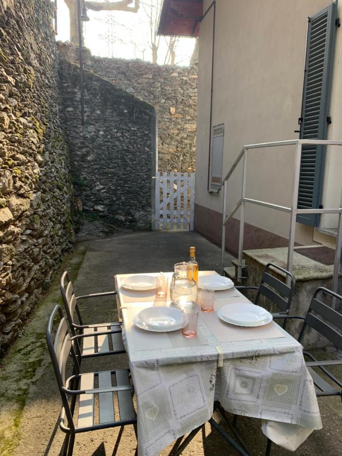Al Castello Apartment Дервио Екстериор снимка