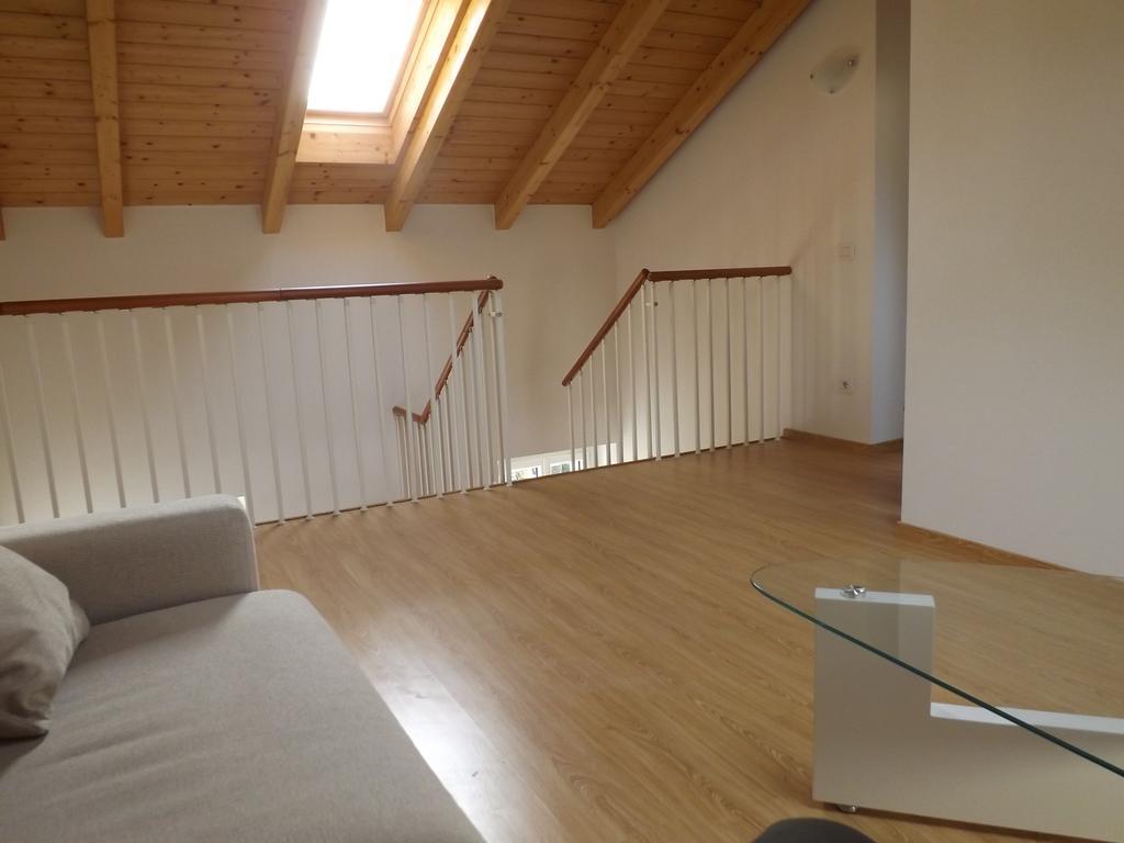Al Castello Apartment Дервио Екстериор снимка